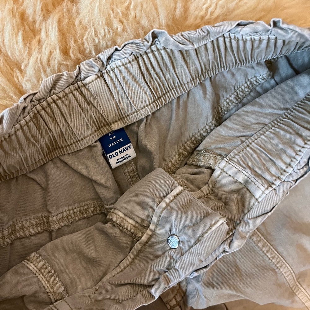 NWOT Old Navy slouchy pants, khaki - Picture 4 of 7